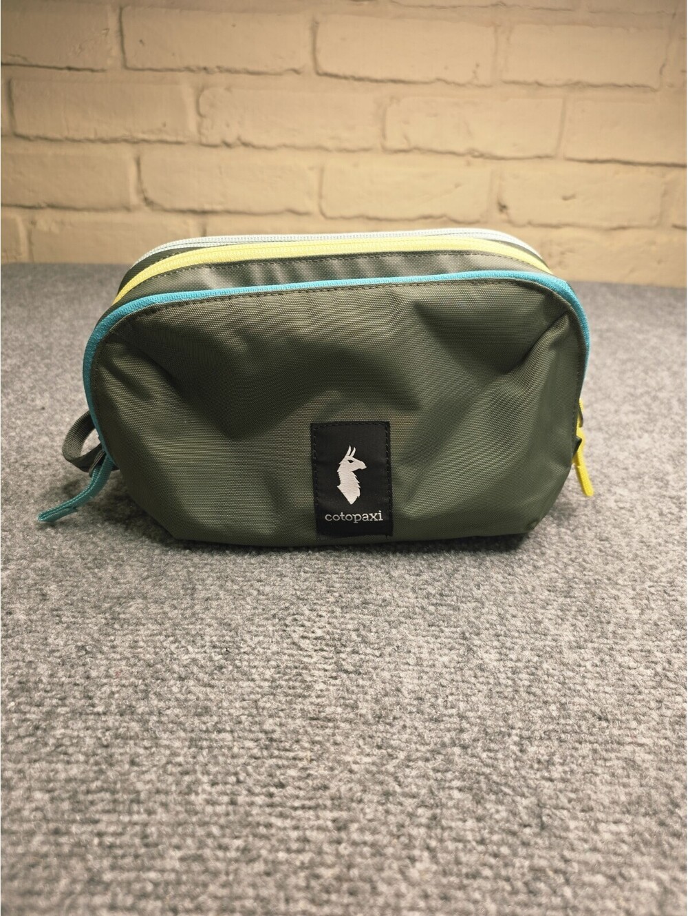 Cotopaxi Nido Accessory Bag Dopp Kit Toiletry Tech Travel Pouch Green NWOT